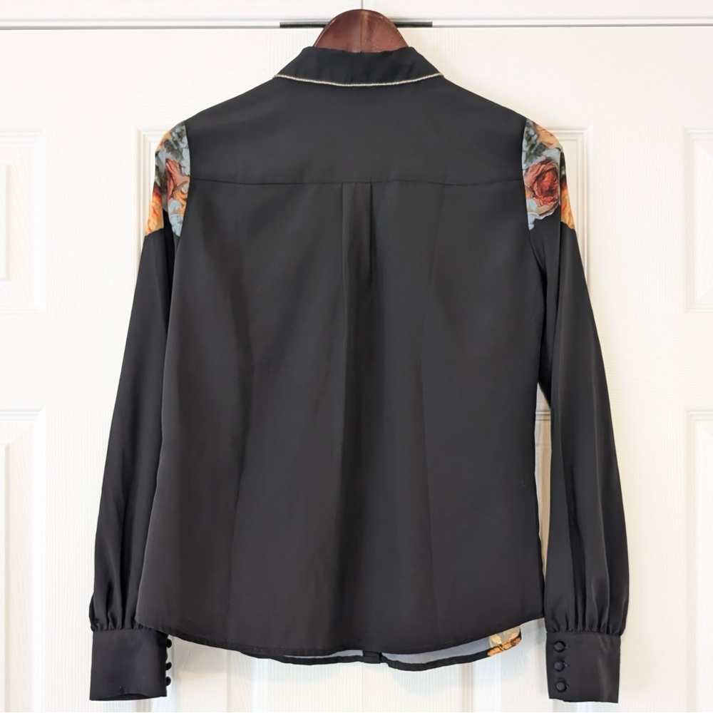 Size Small Vero Moda Floral Blouse Collared Button Down Shirt with Metallic Trim - Picture 2 of 15